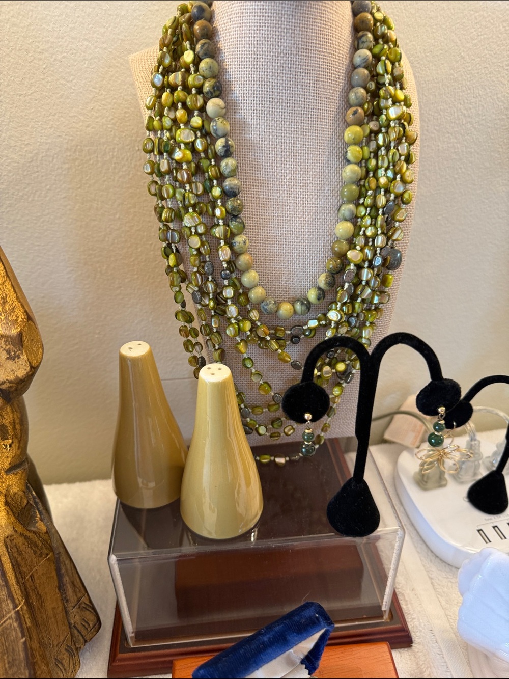 Come dig with me. Unlisted gorgeousness in every price range. - Picture 3 of 16